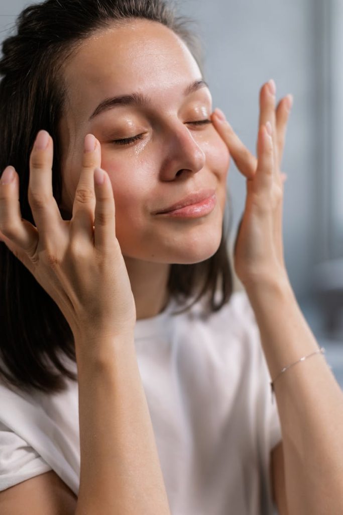 Vitamin C serum je najbolje uporabljati zjutraj